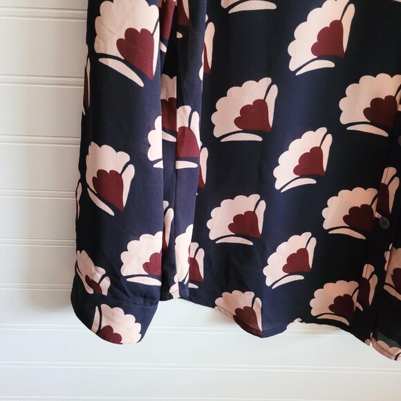 Loft Top Womens Medium Dark Blue Print Blouse Career Roll Tab Sleeve Floral - Picture 3 of 10